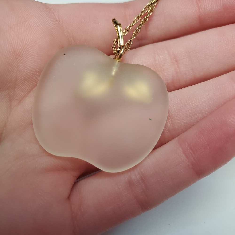 Avon apple necklace - Picture 5 of 7